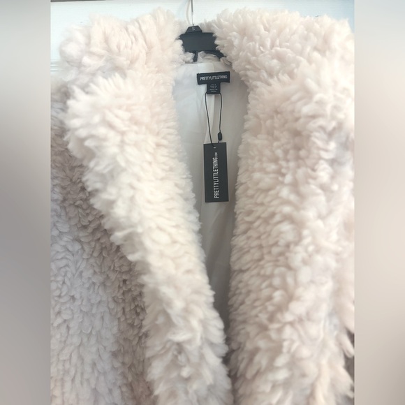 NWT PLT PRETTYLITTLETHING Soft Touch Longline Borg Coat Cream Size US 2 UK 6 - Picture 8 of 16